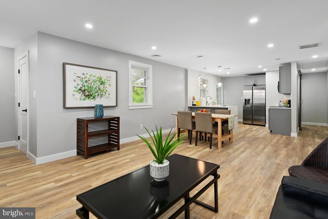 10359 Exeter Road Ocean City, MD 21842 - Photo 13 of 45 Living room