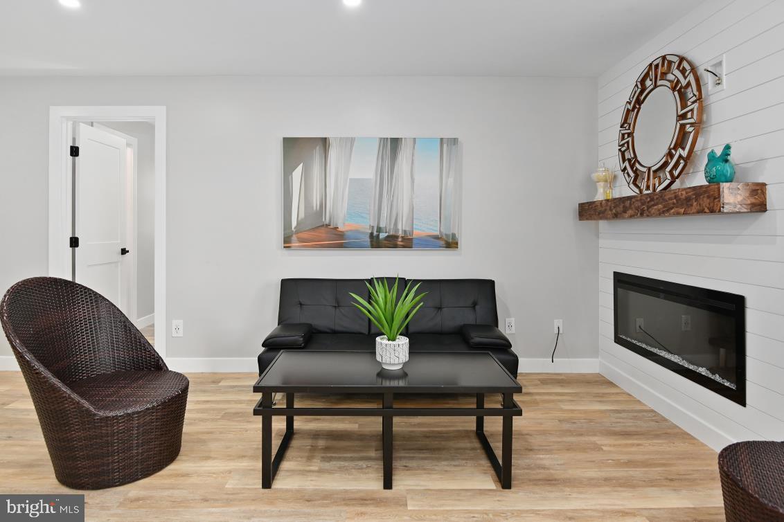 10359 Exeter Road Ocean City, MD 21842 - Photo 14 of 45 Living room