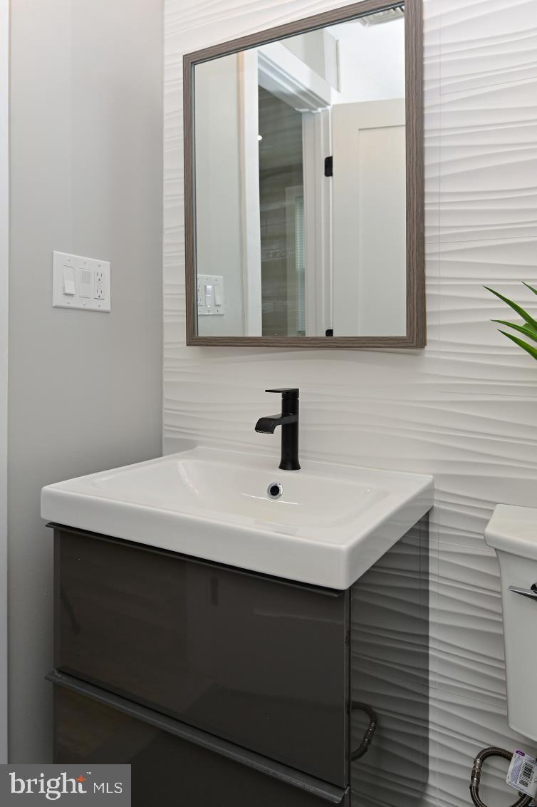 10359 Exeter Road Ocean City, MD 21842 - Photo 18 of 45 Master bath