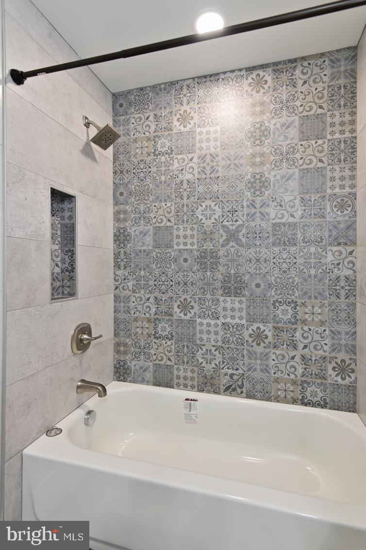 10359 Exeter Road Ocean City, MD 21842 - Photo 21 of 45 Hallway bath