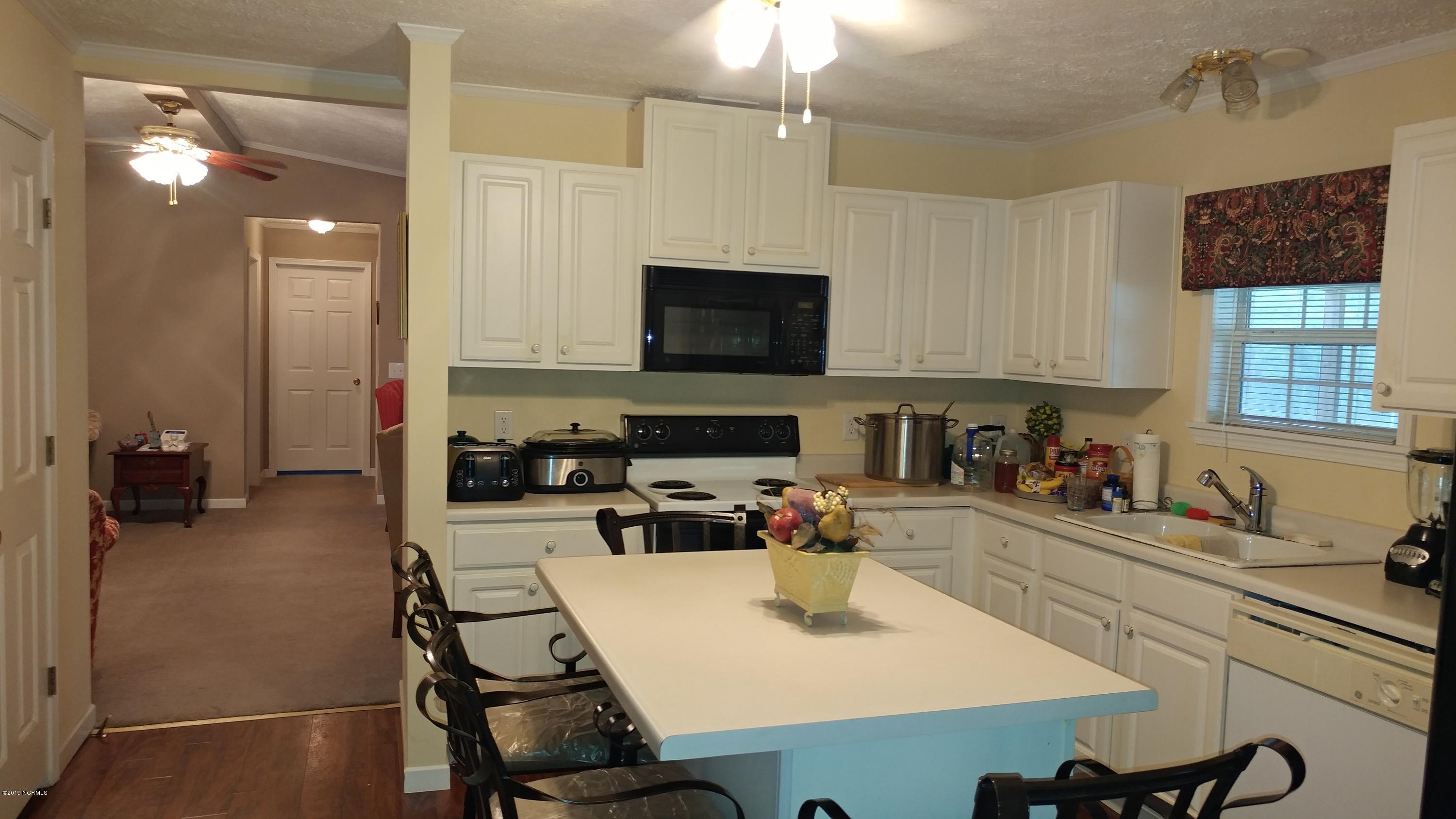 895 Blades Road Havelock, NC 28532 - Photo 4 of 16 Kitchen