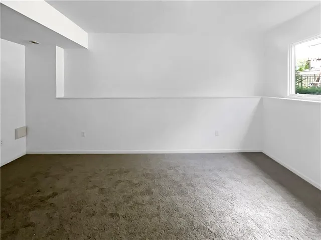 $595,000 | 10105 Northwest River Hills Drive, Kansas City, MO 64152