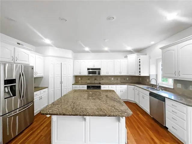 $595,000 | 10105 Northwest River Hills Drive, Kansas City, MO 64152