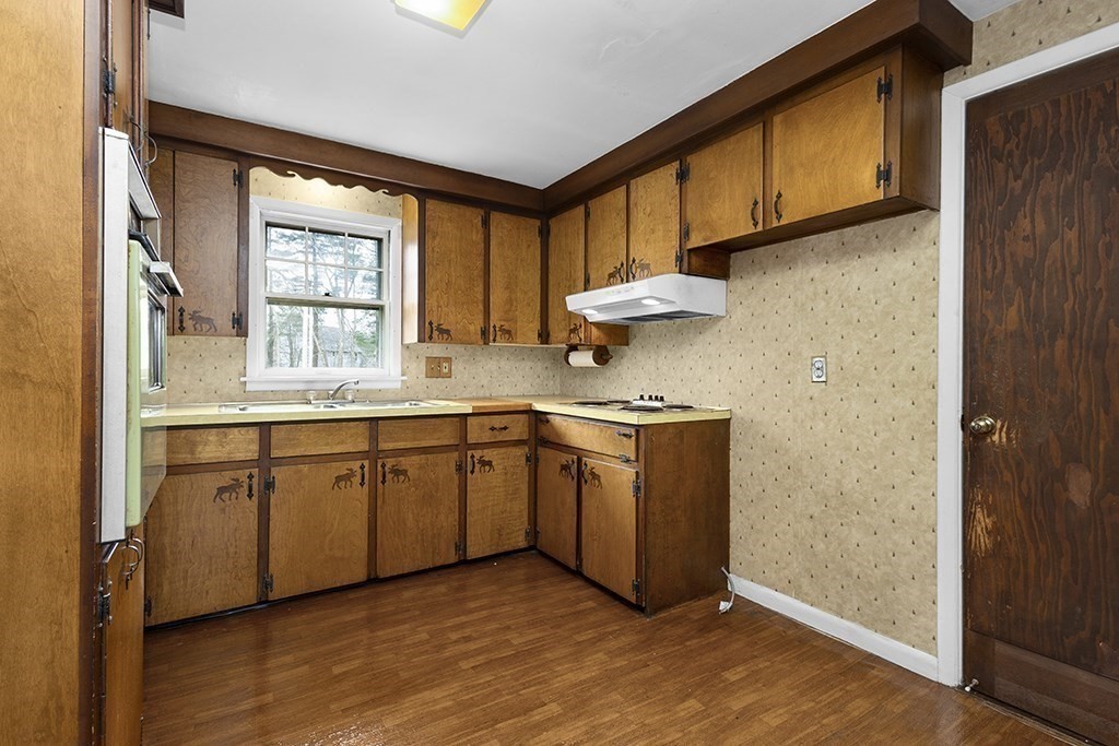 144 Glendale Road Attleboro, MA 02703 - Photo 6 of 33