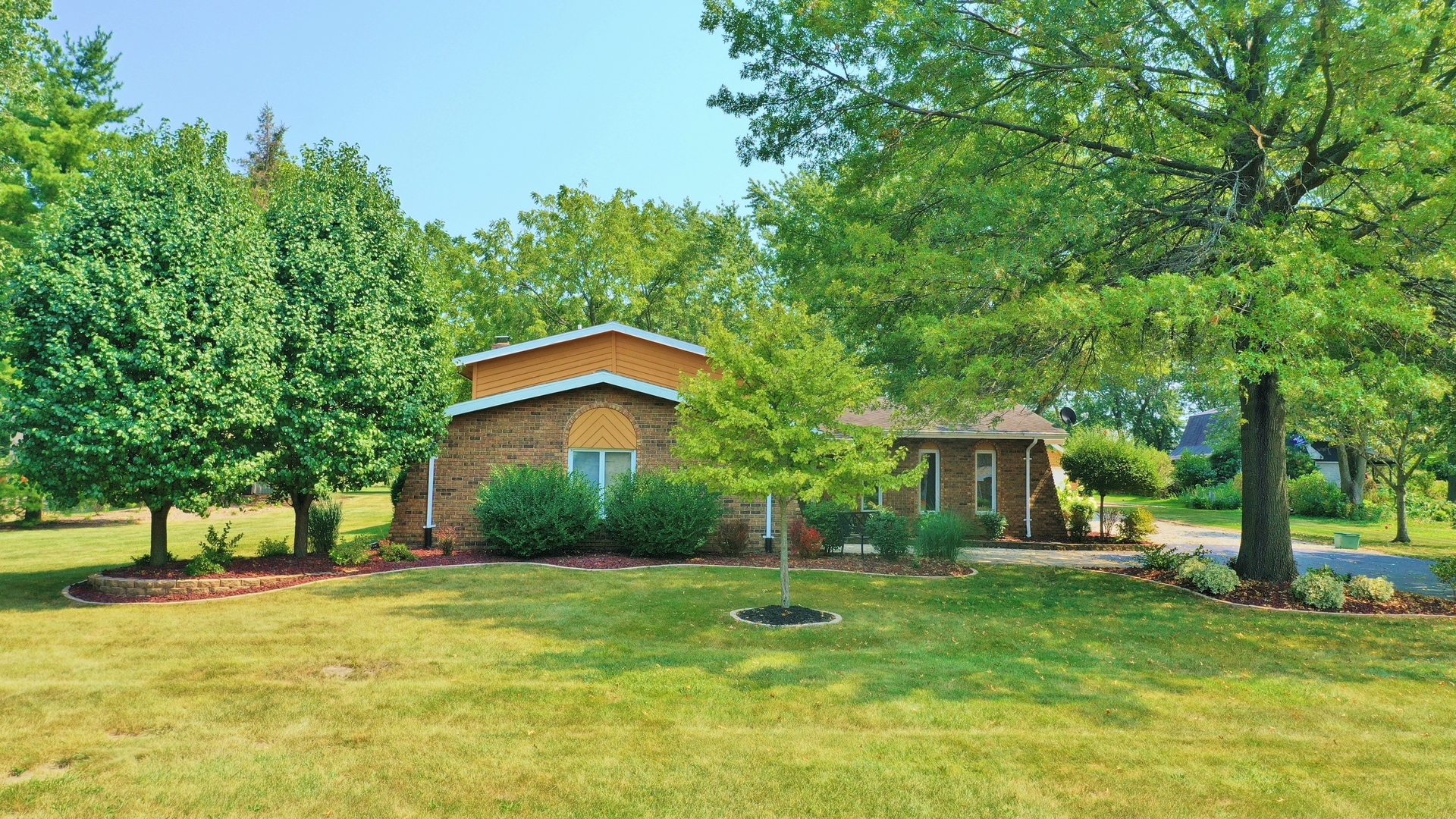 2800 Farmview Road New Lenox, IL 60451 - Photo 3 of 4 Gallery Image 3