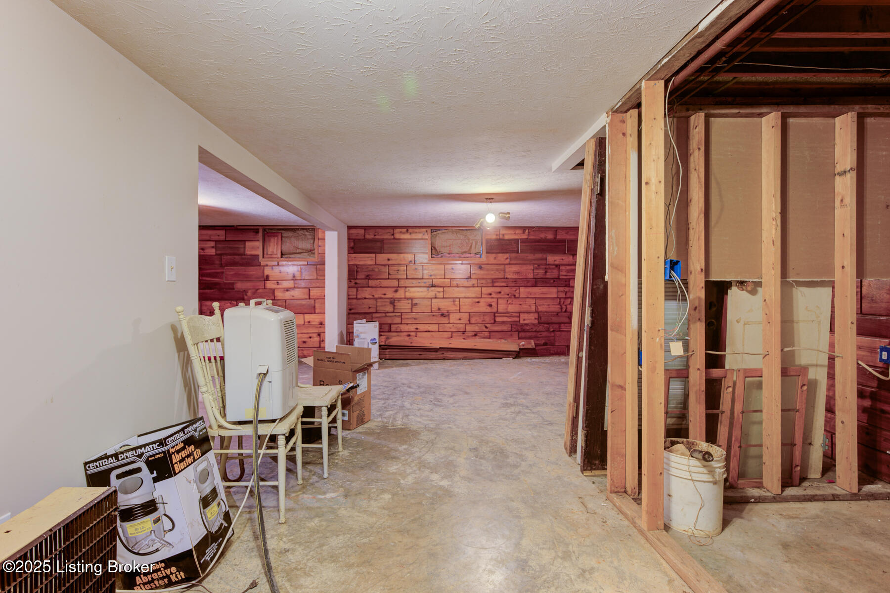 4302 Lambert Road Louisville, KY 40219 - Photo 20 of 42 GSP-4302 Lambert Ave-21