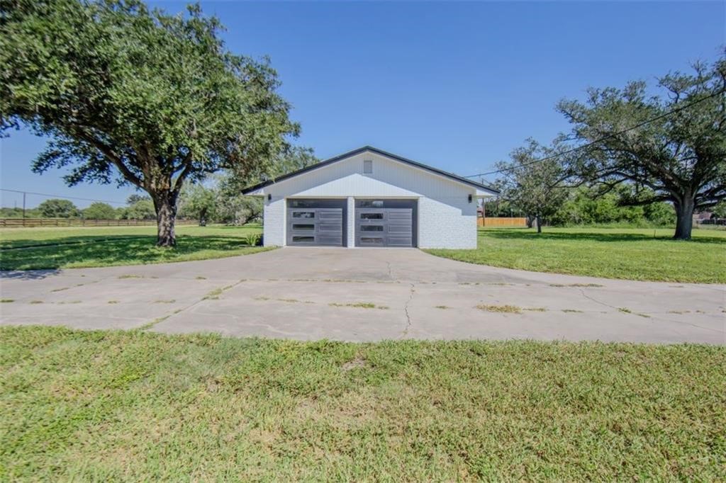 615 East Trant Road Kingsville, TX 78363 - Photo 3 of 17