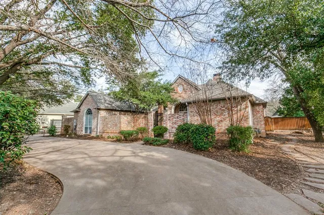 $1,150,000 | 13920 Hillcrest Road, Dallas, TX 75240