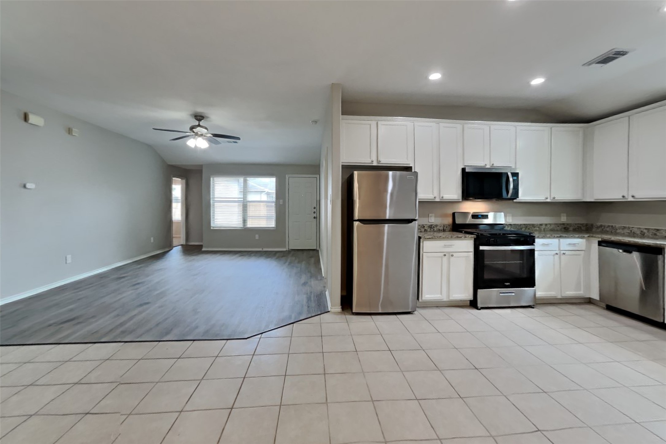 804 Lovebug Lane Conroe, TX 77301 - Photo 5 of 19