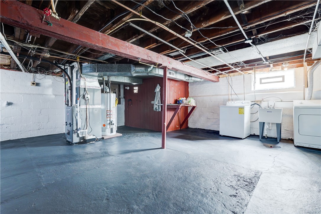 134 Wyndham Road Rochester, NY 14612 - Photo 25 of 31 Clean, dry basement with laundry area.