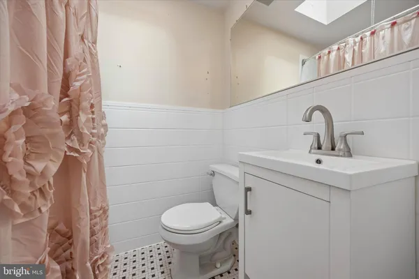 $239,900 | 816 Crescent Drive, Glenolden, PA 19036