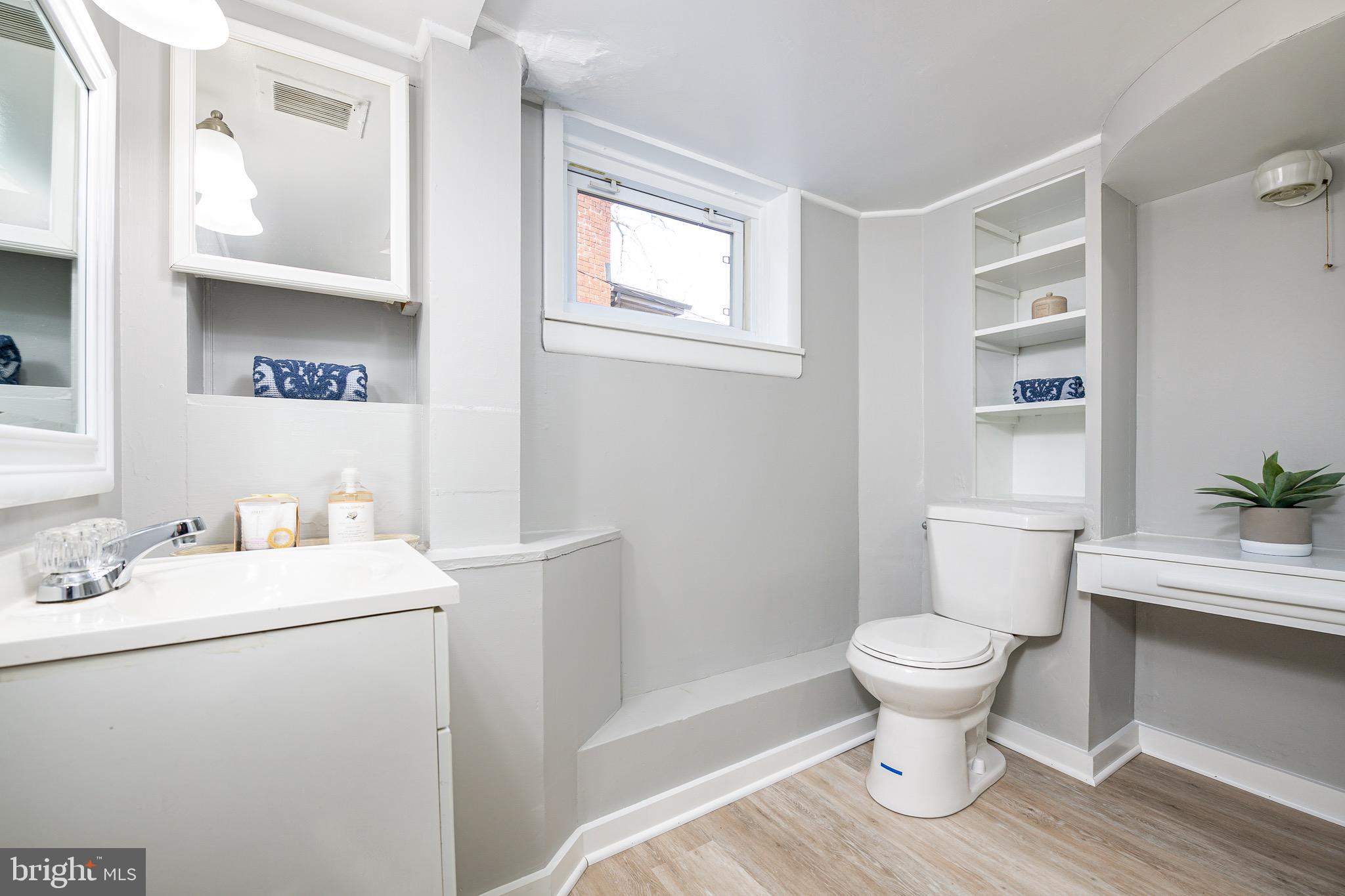 211 Whitmoor Terrace Silver Spring, MD 20901 - Photo 23 of 35