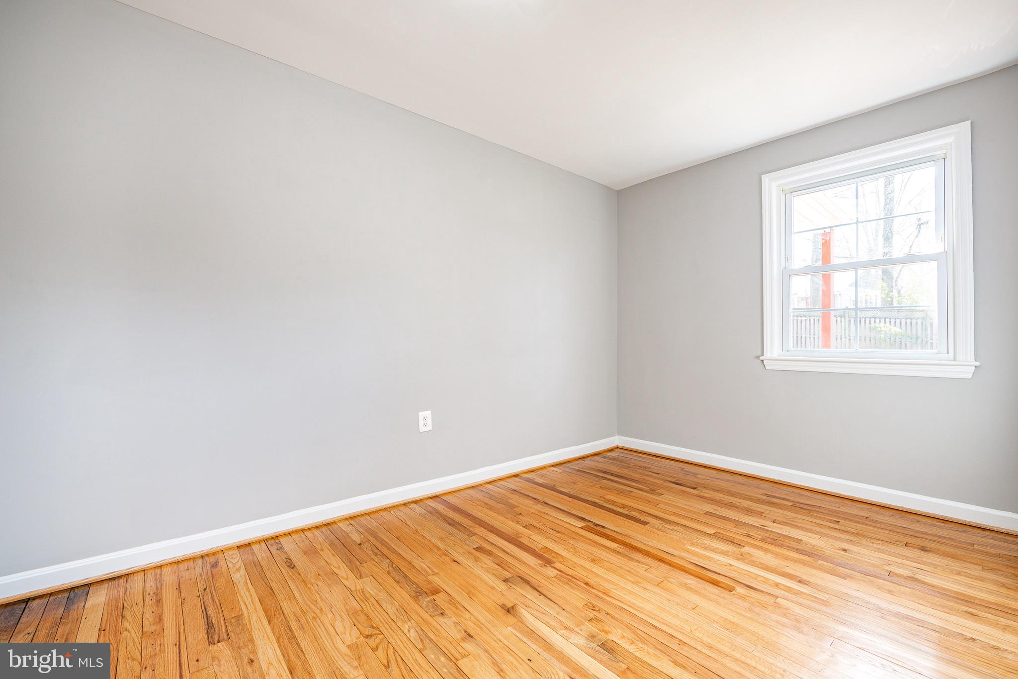 211 Whitmoor Terrace Silver Spring, MD 20901 - Photo 7 of 35