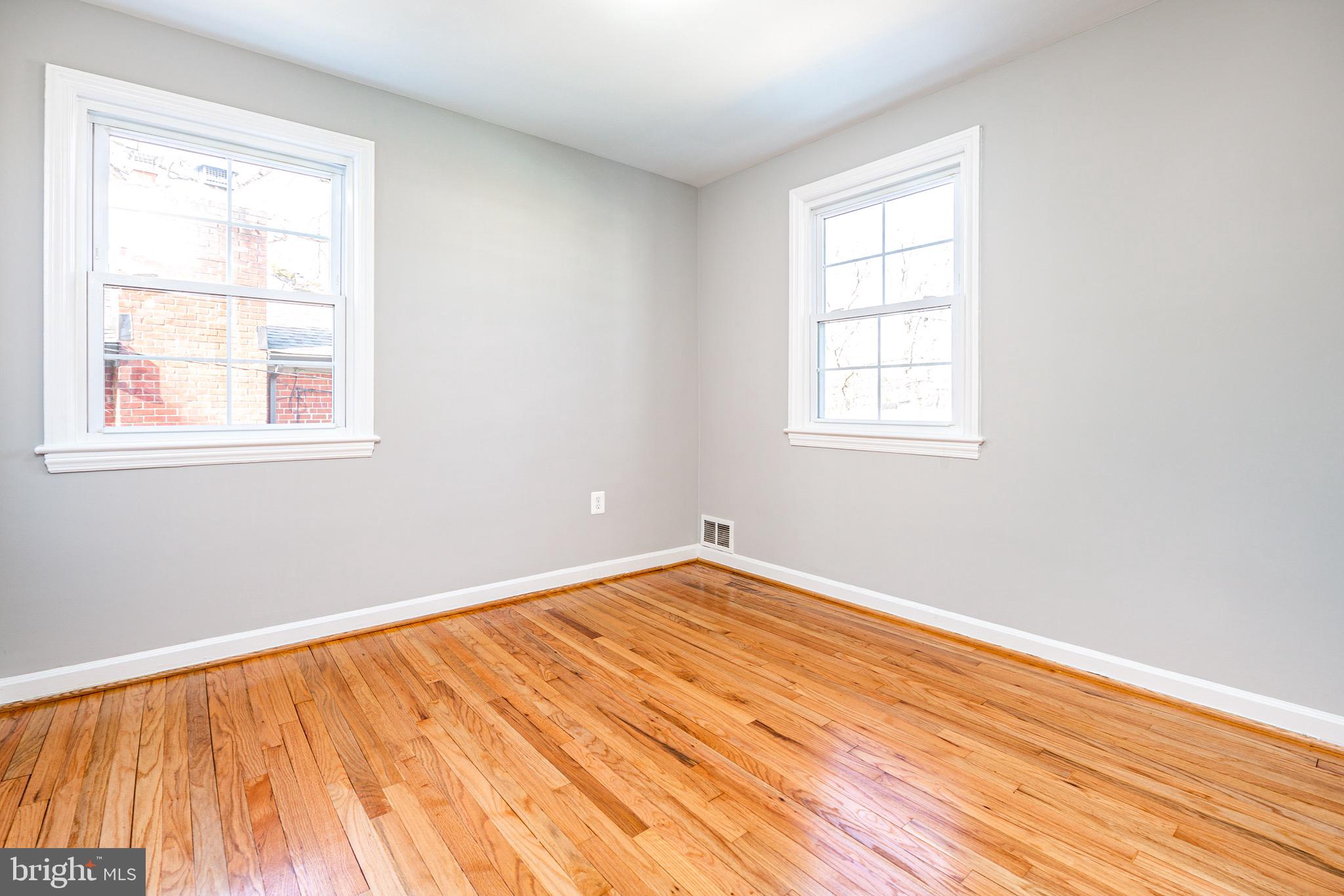 211 Whitmoor Terrace Silver Spring, MD 20901 - Photo 10 of 35