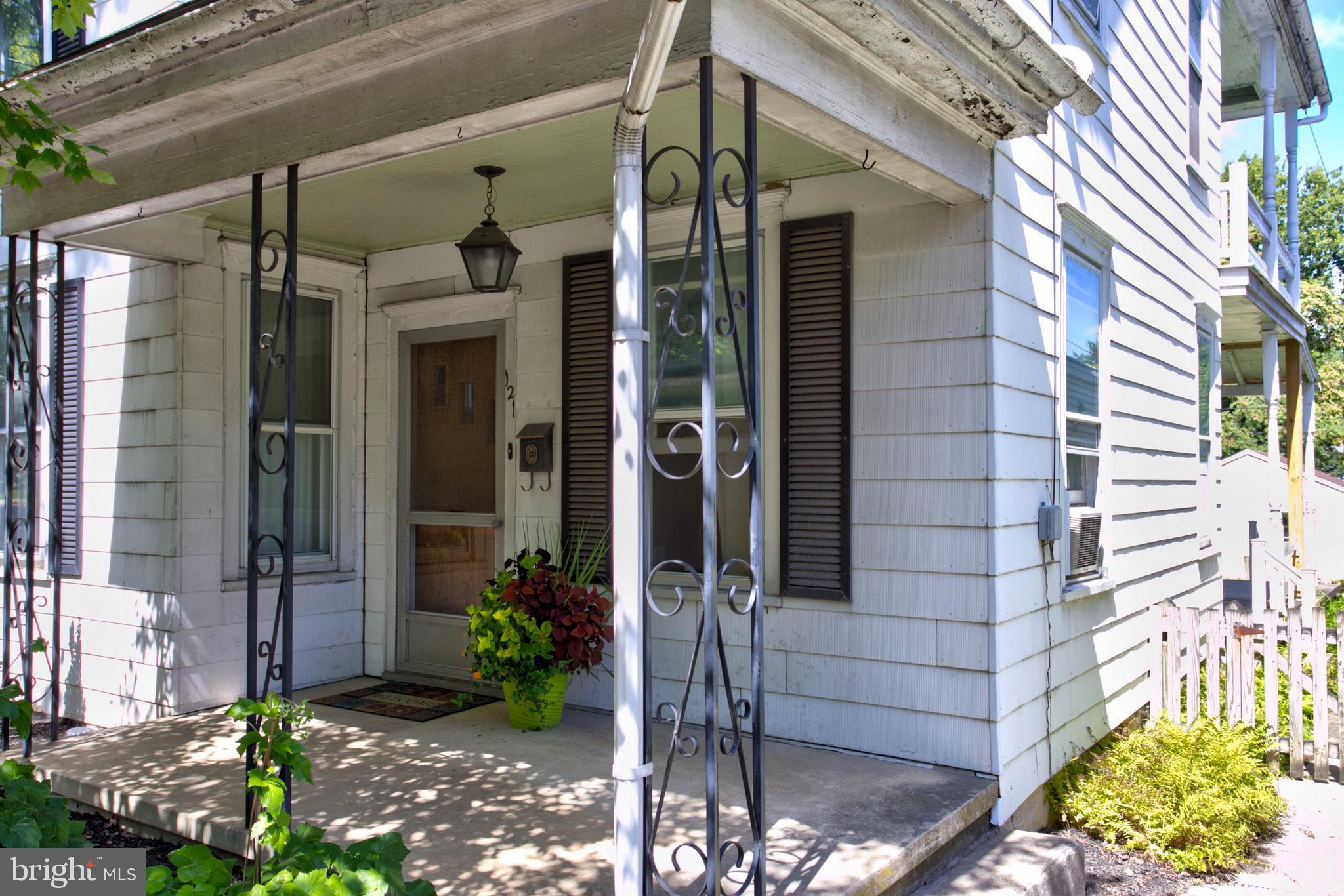 121 West Orange Street Lititz, PA 17543 - Photo 2 of 43