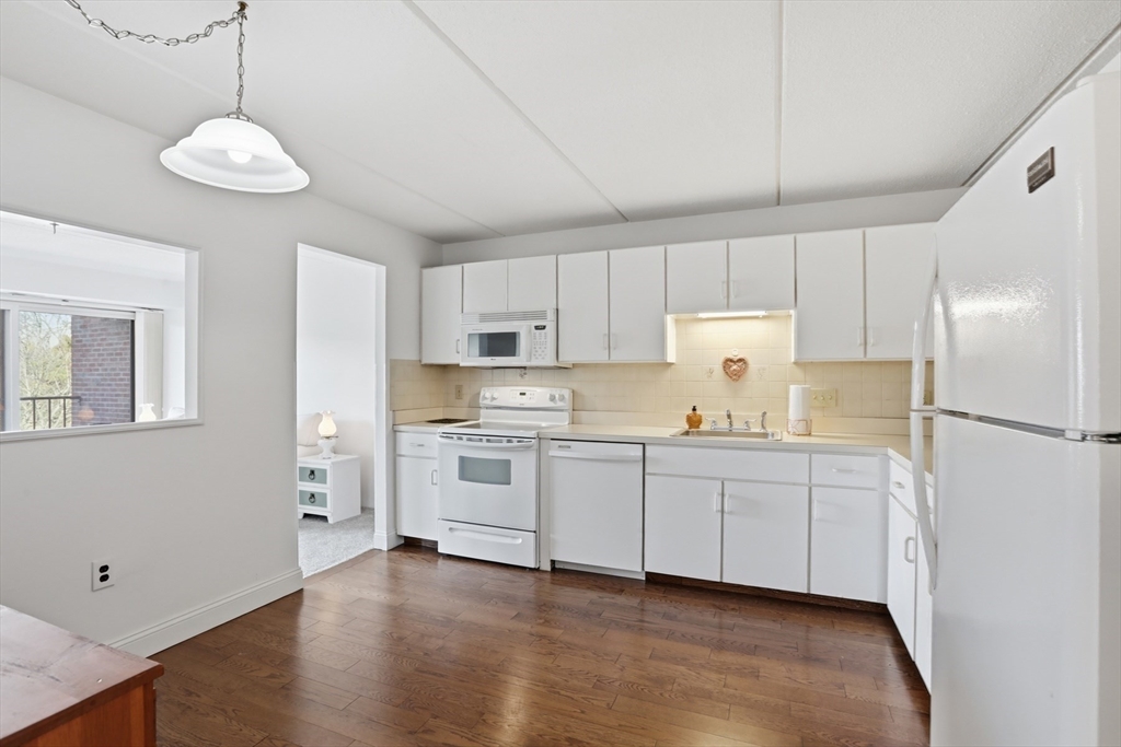 144 Marble Street, Unit 403 Stoneham, MA 02180 - Photo 8 of 29