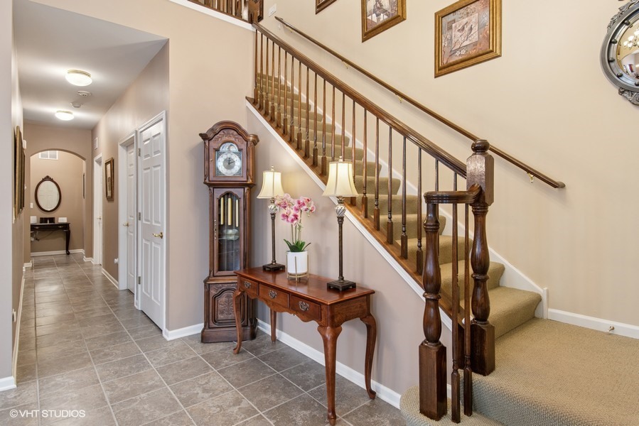 2846 Normandy Circle Naperville, IL 60564 - Photo 9 of 44 a view of entryway and hall