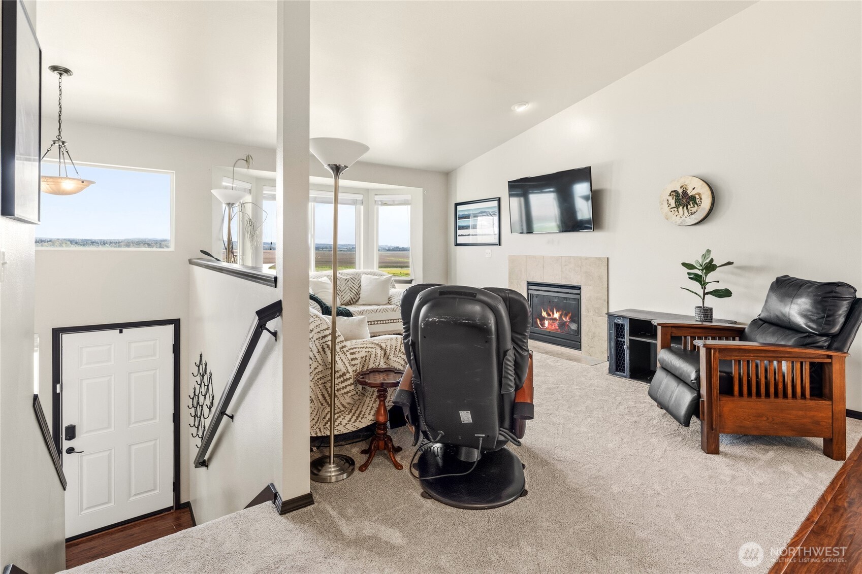 9702 Lowell Larimer Road Everett, WA 98208 - Photo 2 of 38