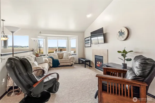 $639,000 | 9702 Lowell Larimer Road, Everett, WA 98208
