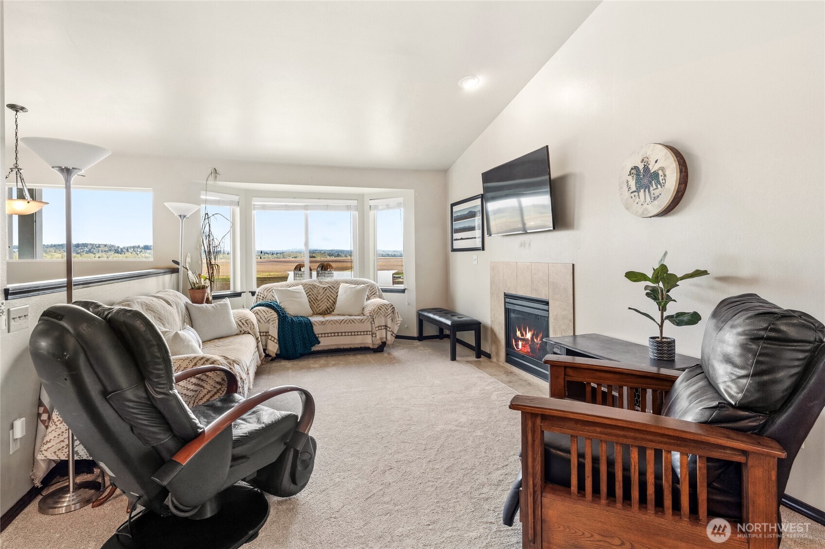 9702 Lowell Larimer Road Everett, WA 98208 - Photo 3 of 38