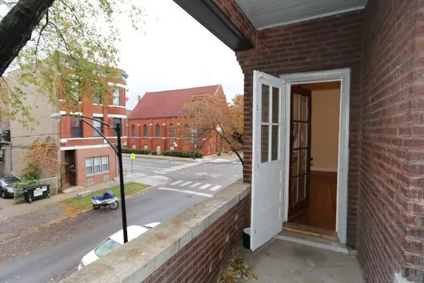$2,350 | 953 North Hoyne Avenue, Unit 2, Chicago, IL 60622