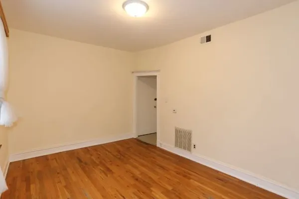 $2,350 | 953 North Hoyne Avenue, Unit 2, Chicago, IL 60622