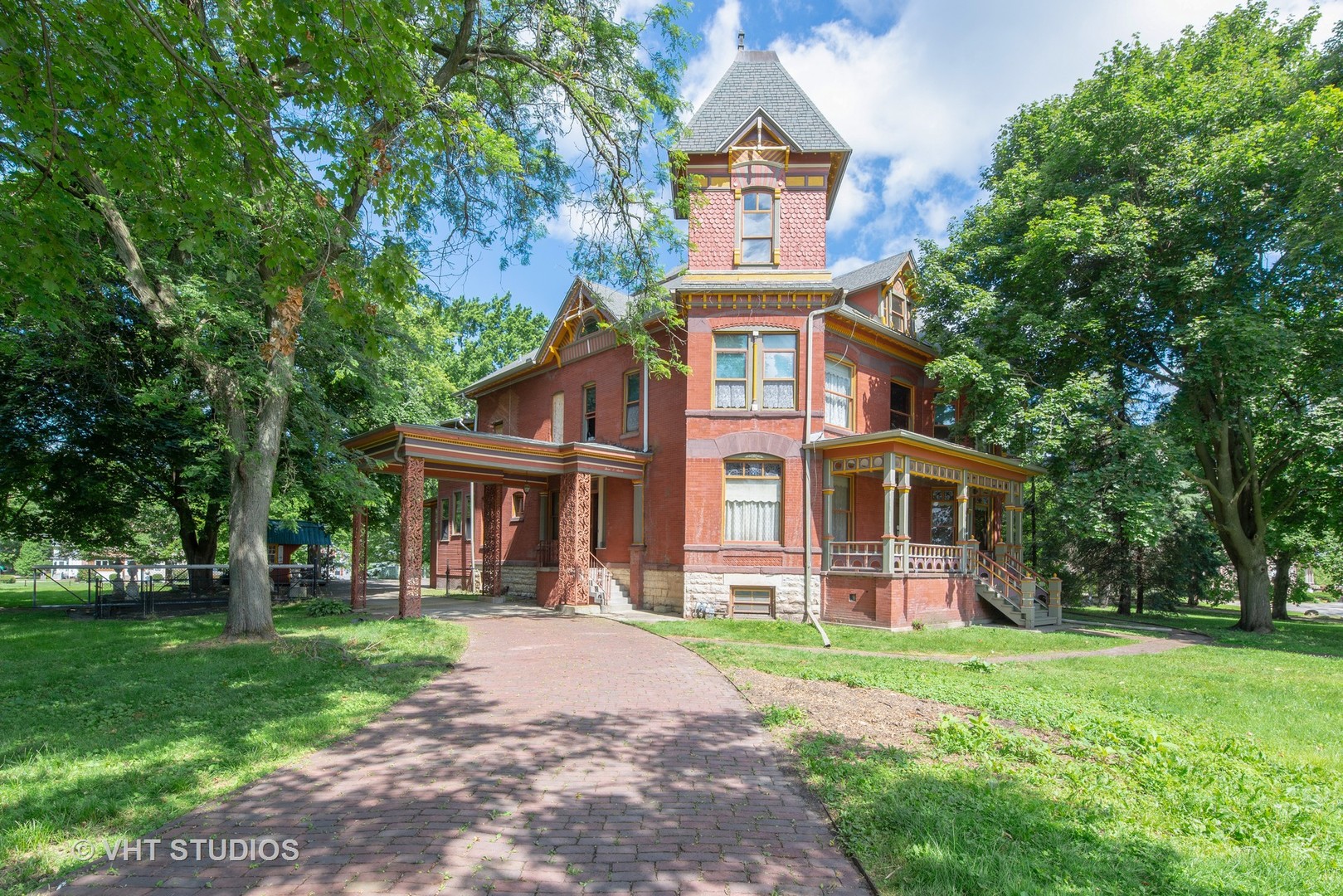 307 North Main Street Sycamore, IL 60178 - Photo 1 of 32 front view of a house with a yard