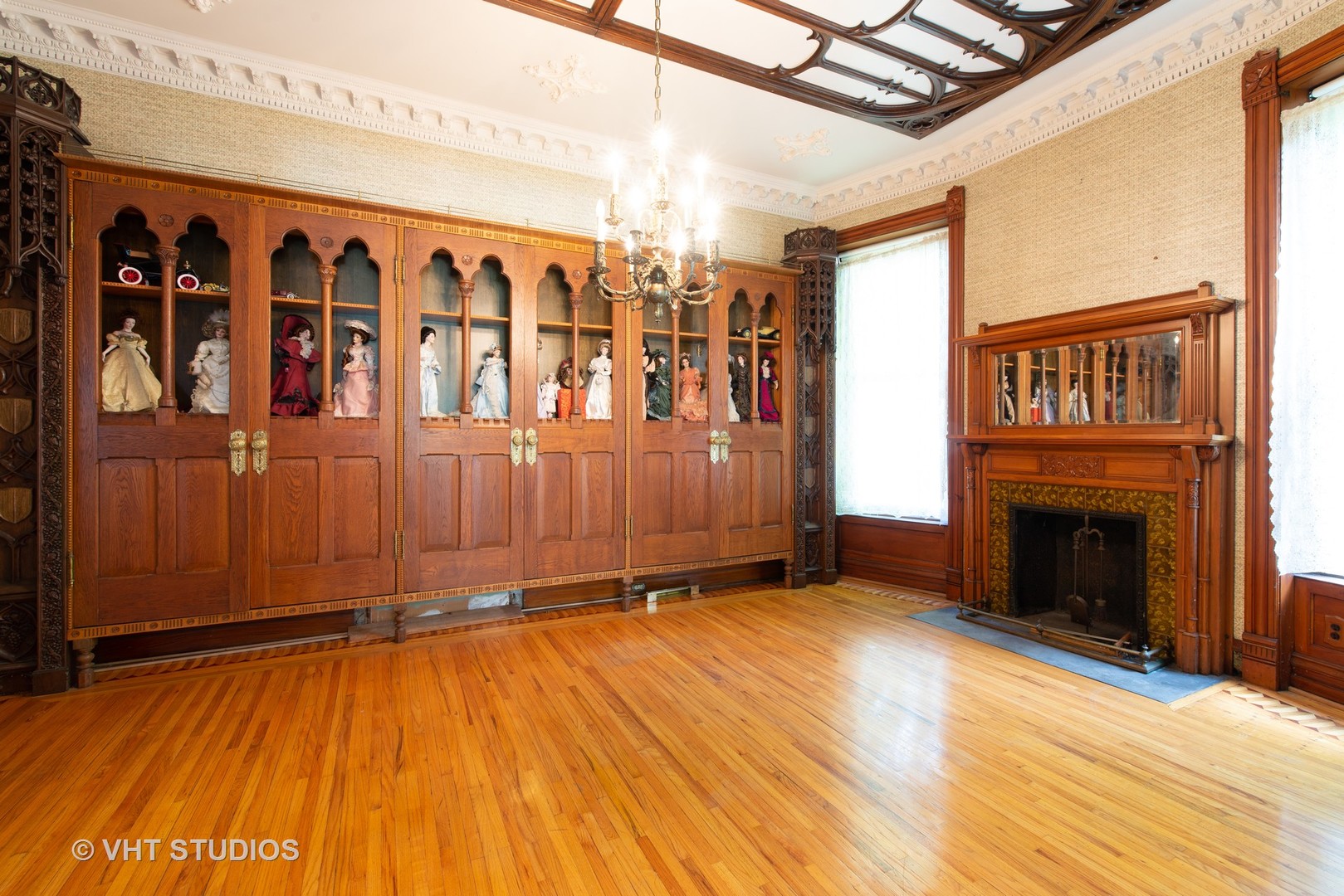 307 North Main Street Sycamore, IL 60178 - Photo 14 of 32 a view of front door with entryway