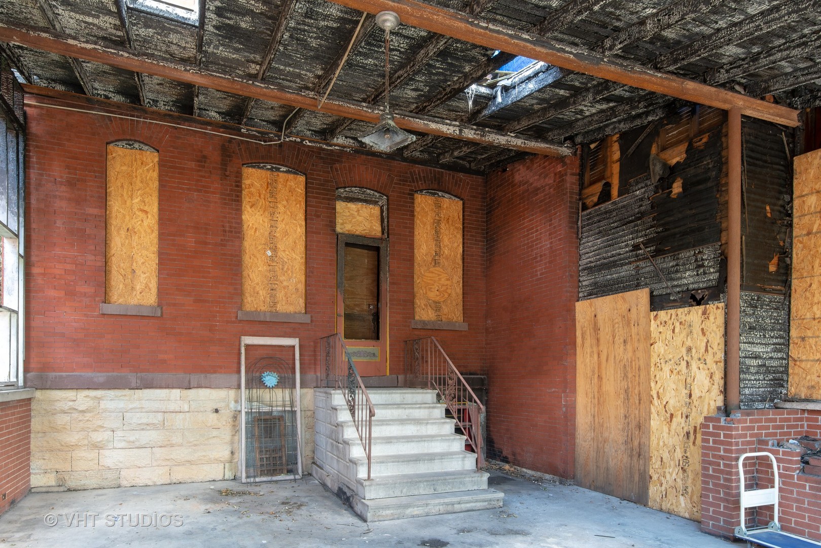 307 North Main Street Sycamore, IL 60178 - Photo 31 of 32 a porch with seating space