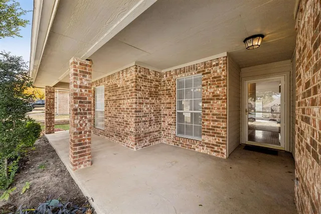 $320,000 | 821 Willow Court, Saginaw, TX 76179