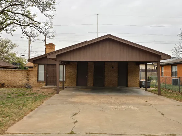 $1,200 | 2211 33rd Street, Unit A, Lubbock, TX 79411