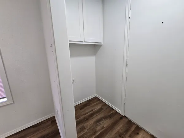 a view of utility room