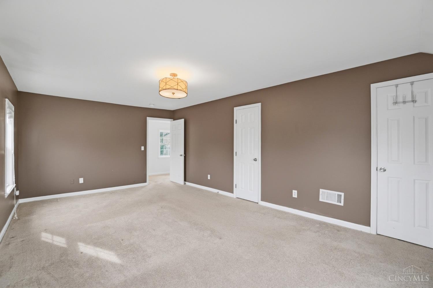 5635 Euclid Road Cincinnati, OH 45236 - Photo 20 of 35 Gallery Image 20