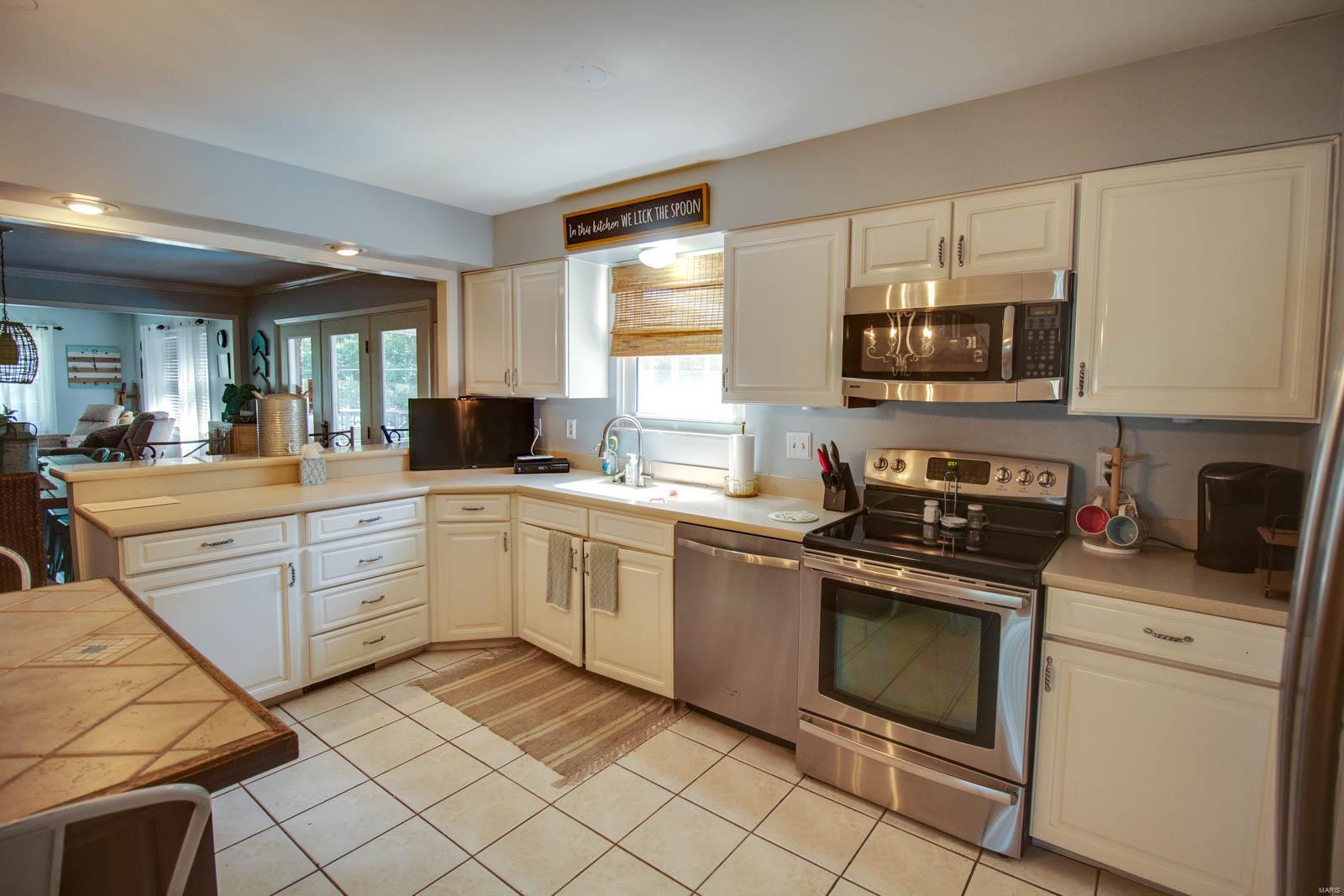 1807 Arrowhead Lane Godfrey, IL 62035 - Photo 16 of 60