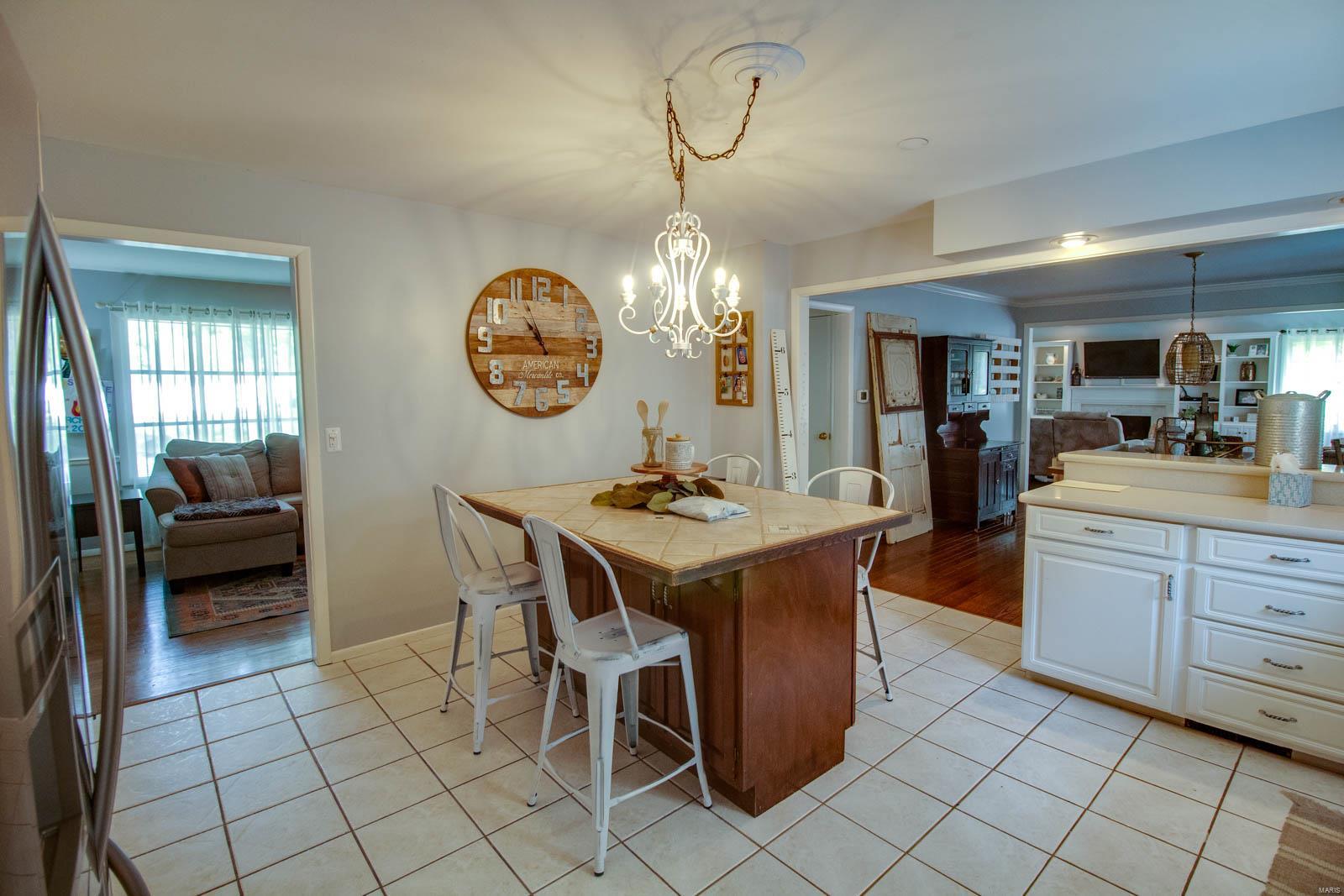 1807 Arrowhead Lane Godfrey, IL 62035 - Photo 17 of 60