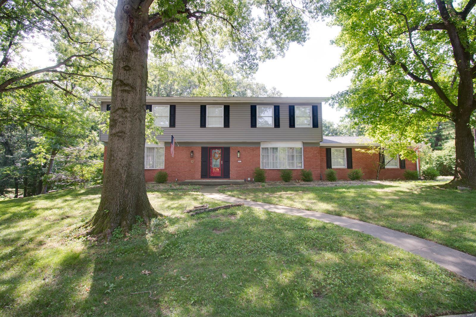 1807 Arrowhead Lane Godfrey, IL 62035 - Photo 2 of 60