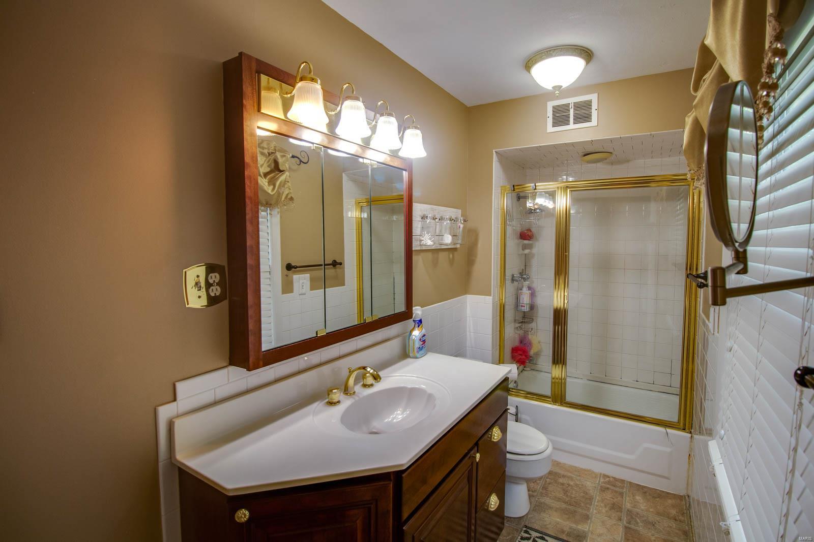 1807 Arrowhead Lane Godfrey, IL 62035 - Photo 26 of 60