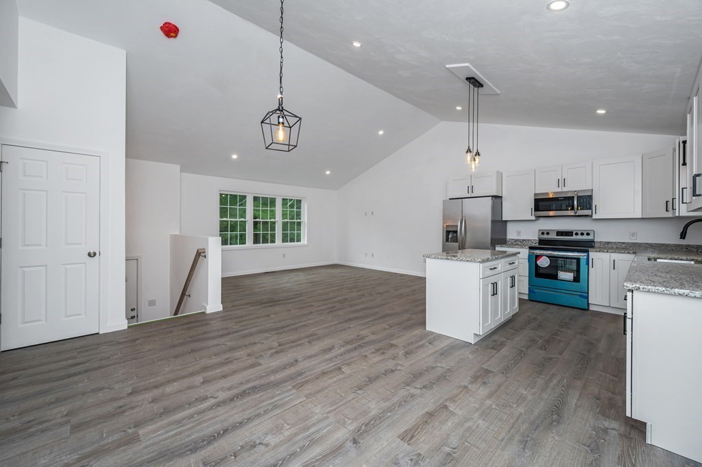 63 Old Worcester Road Webster, MA 01570 - Photo 4 of 28 Gallery Image 4