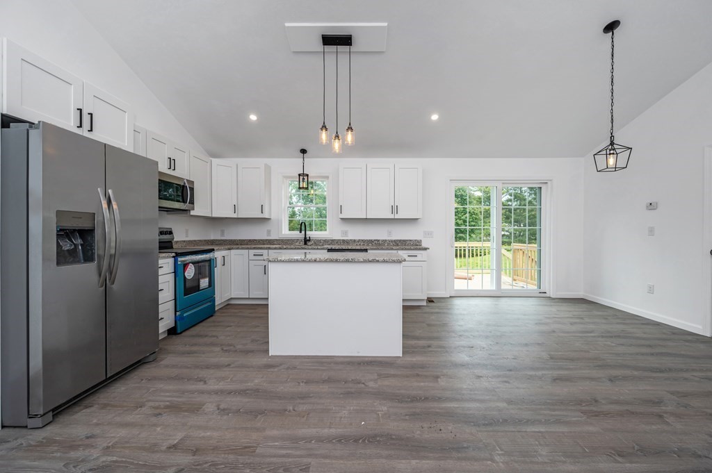 63 Old Worcester Road Webster, MA 01570 - Photo 7 of 28 Gallery Image 7