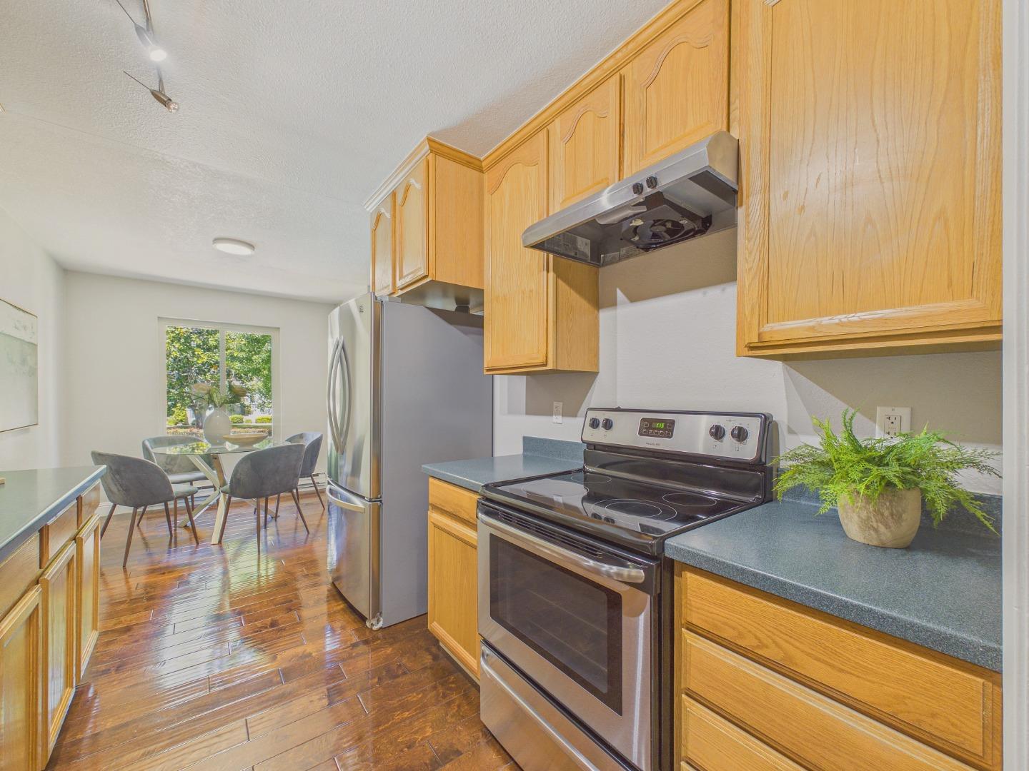 264 North Whisman Road, Unit 13 Mountain View, CA 94043 - Photo 12 of 24