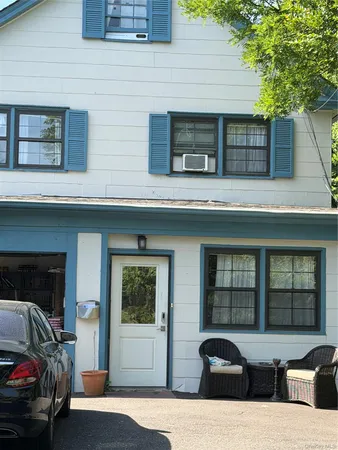 $4,950 | 9 Fairview Avenue, Great Neck, NY 11023