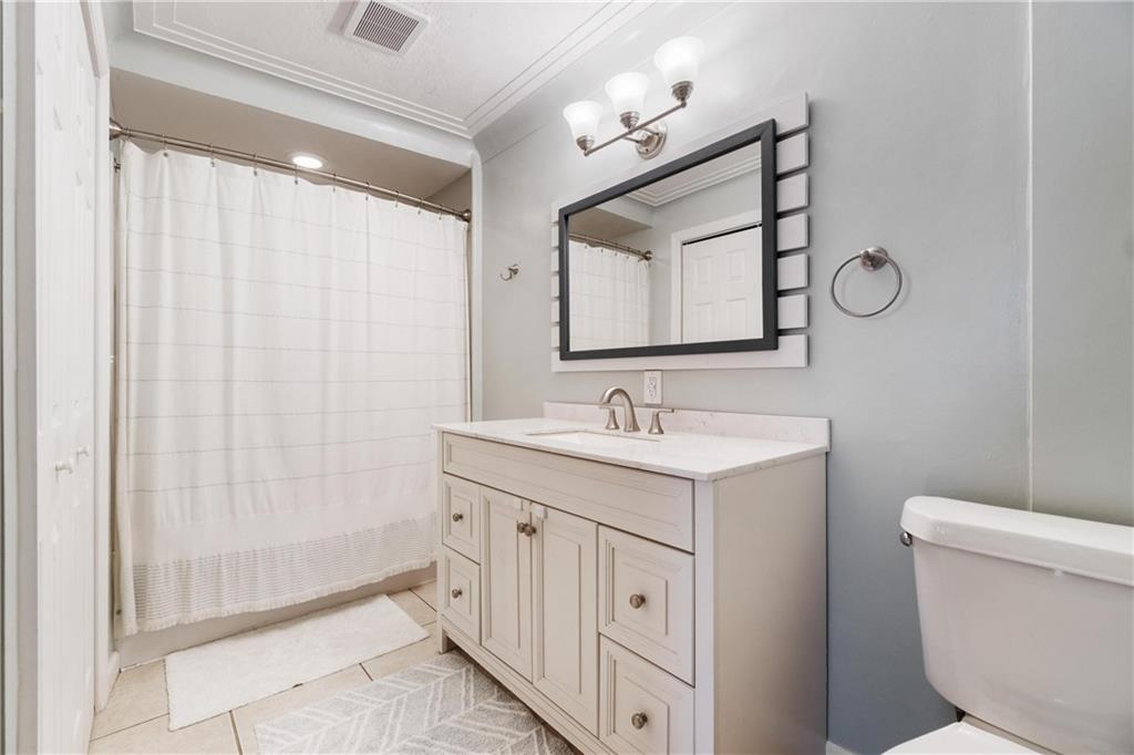 2124 Middle Road Glenshaw, PA 15116 - Photo 28 of 39 Gallery Image 28
