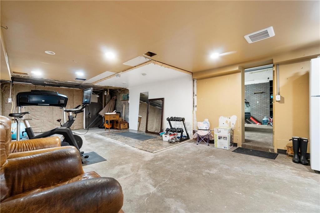 2124 Middle Road Glenshaw, PA 15116 - Photo 29 of 39 Gallery Image 29