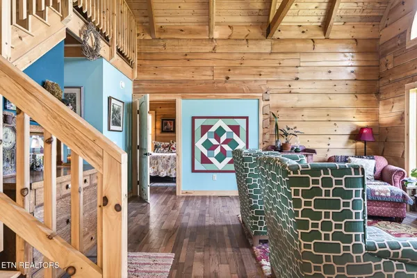 $829,000 | 1218 Moody Road, Byrdstown, TN 38549