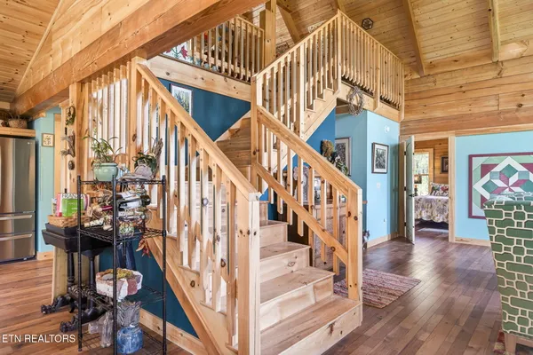 $829,000 | 1218 Moody Road, Byrdstown, TN 38549