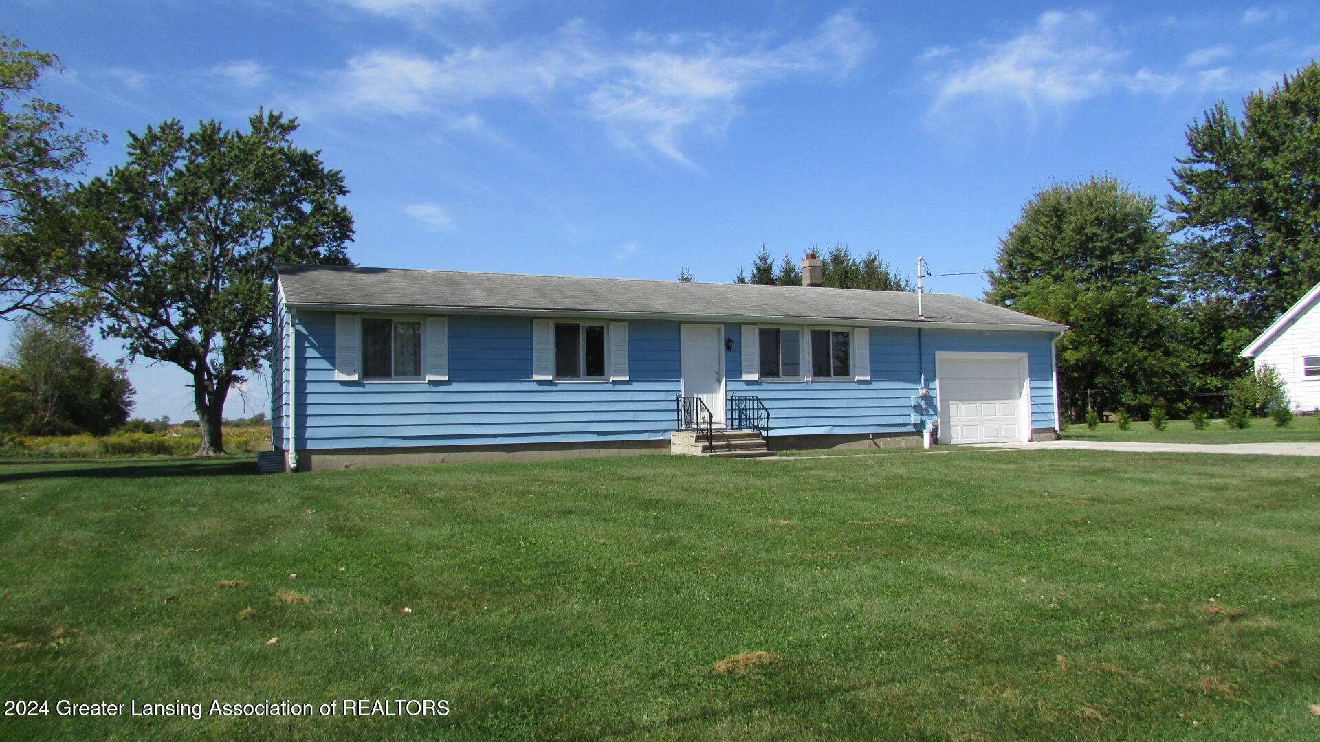 1101 Hagadorn Road Mason, MI 48854 - Photo 2 of 22 IMG_5151