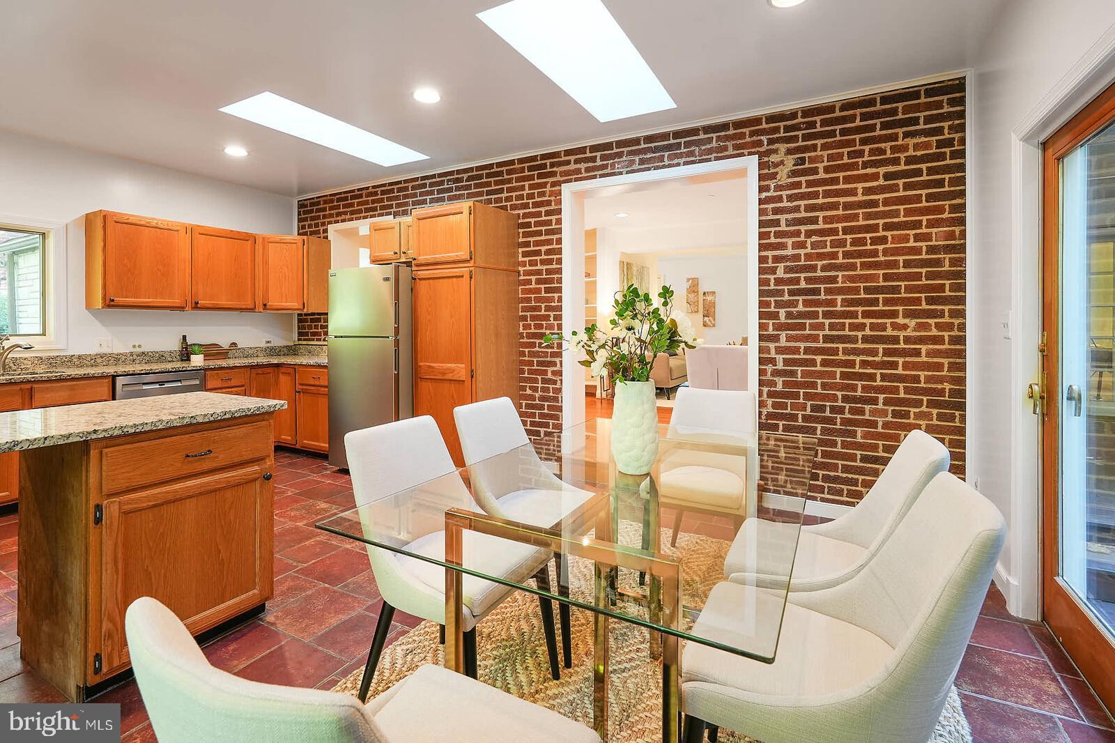 302 Windsor Street Silver Spring, MD 20910 - Photo 14 of 56 Gallery Image 14