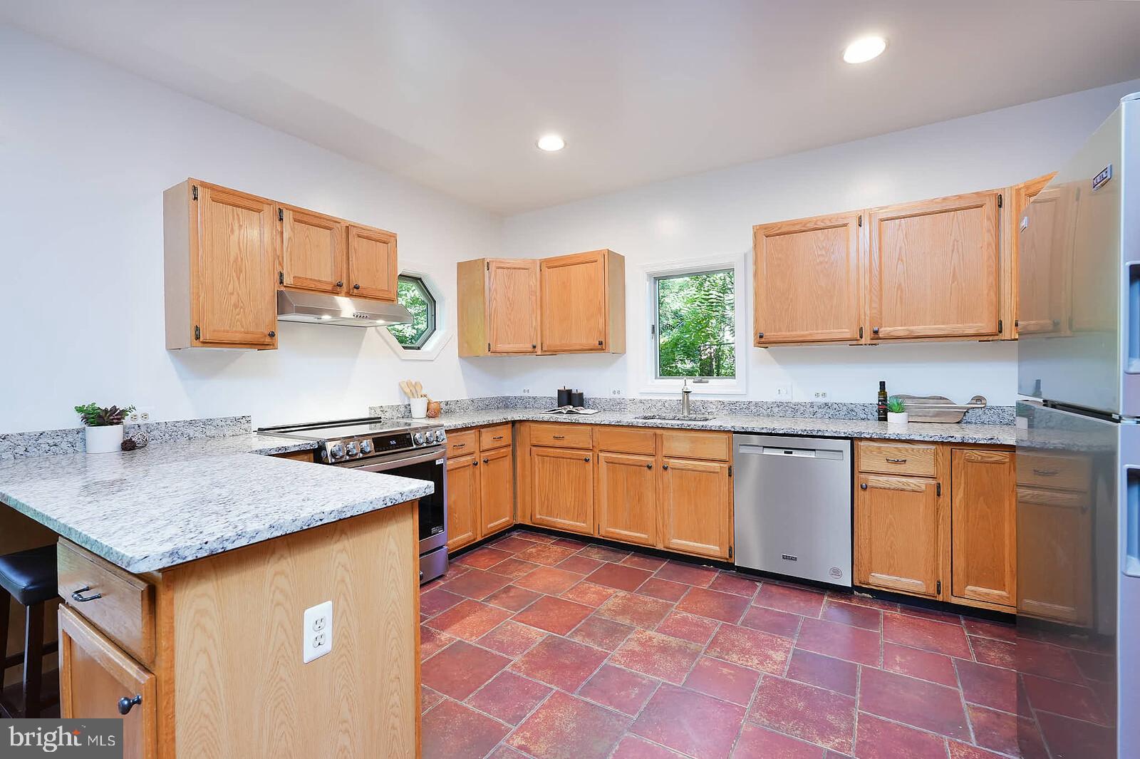 302 Windsor Street Silver Spring, MD 20910 - Photo 10 of 56 Gallery Image 10