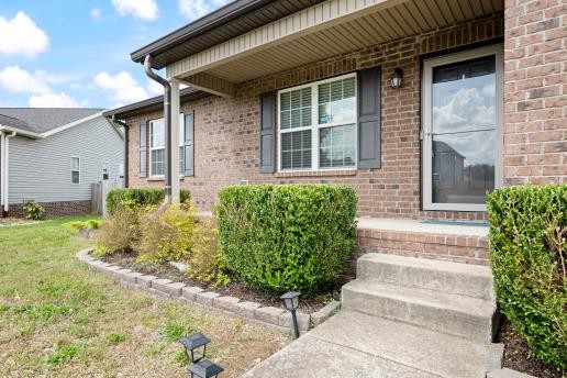 16 Andy Circle Lebanon, TN 37087 - Photo 3 of 25 a front view of a house with garden