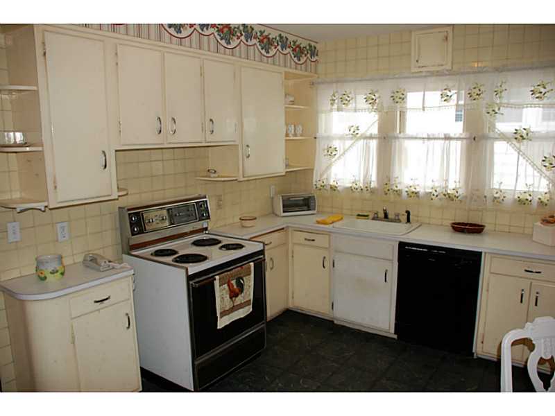 45 Highland Street Woonsocket, RI 02895 - Photo 4 of 22 Kitchen.